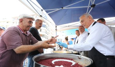 Küçükçekmece Belediyesinden Muharrem Ayı Sebebiyle Aşure İkramı