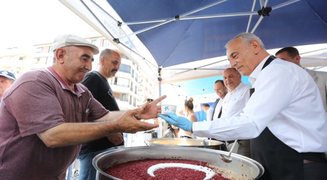 Küçükçekmece Belediyesinden Muharrem Ayı Sebebiyle Aşure İkramı