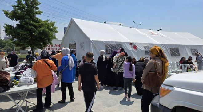 Küçükçekmece Kızılay’dan Bayramlık Kıyafet Desteği