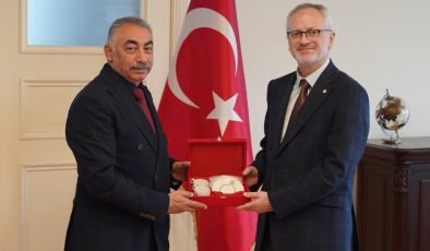 Küçükçekmece Türk Kızılayı şubesine anlamlı ziyaretler ve eğitim faaliyetleri